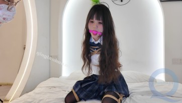 【我到二仙桥】jk浴缸 模特鱼丸，jk黑丝捆绑，体验一把着衣紧缚泡进浴缸的感觉